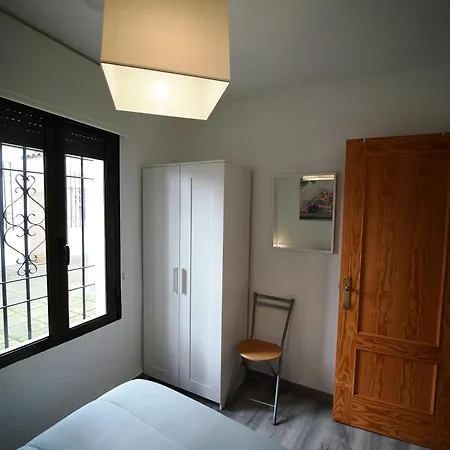 Calle San Basilio - Patios. Aparcamiento Gratis