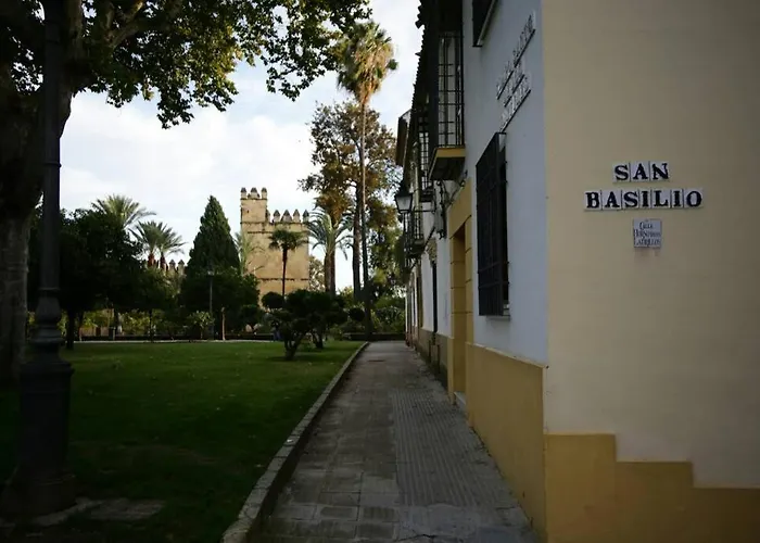 Calle San Basilio - Patios. Aparcamiento Gratis アパート