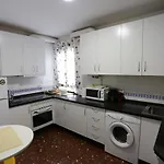 Apartamento Calle San Basilio - Patios. Aparcamiento Gratis *