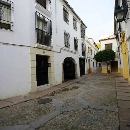 Апартаменти Calle San Basilio - Patios. Aparcamiento Gratis