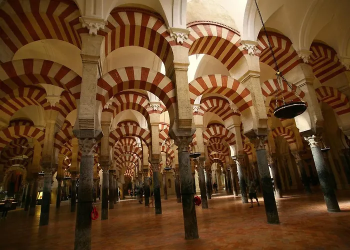 Calle San Basilio - Patios. Aparcamiento Gratis * Кордова